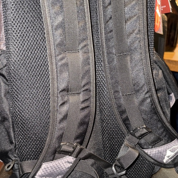 Pinch Pro Gray Backpack - Picture 6 of 9
